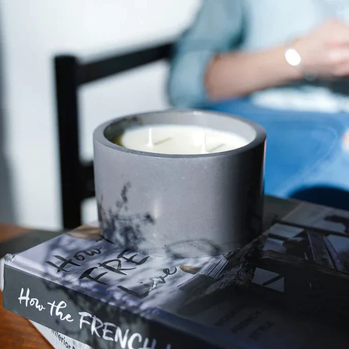 12oz Concrete Soy Wax Candle (Tobacco & Amber) - Image 2