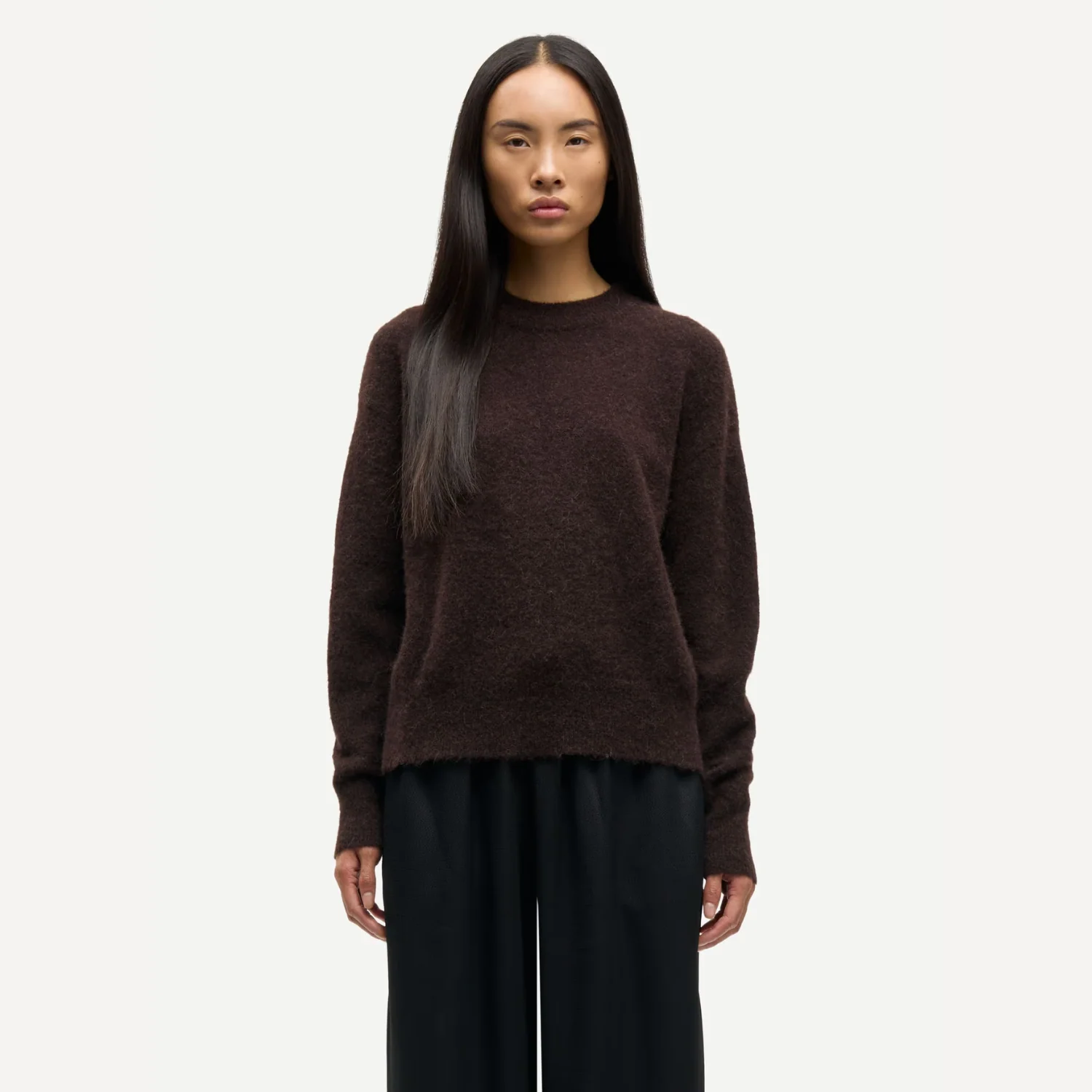 Anour O-N Sweater (Black Coffee)