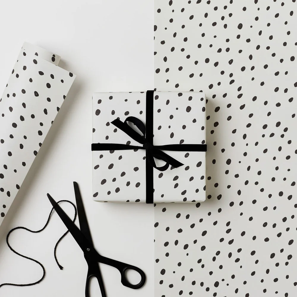 Black Dot Wrap