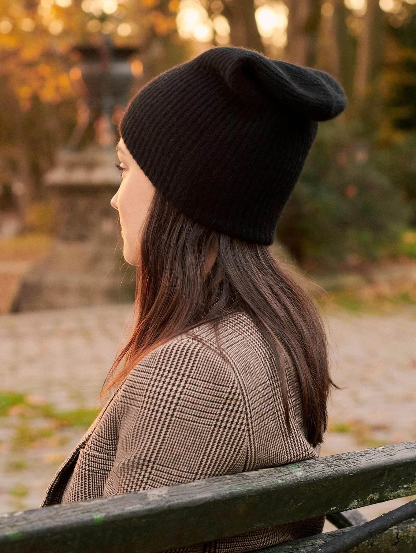 Cashmere Plush Rib Beanie (Black) - Image 5