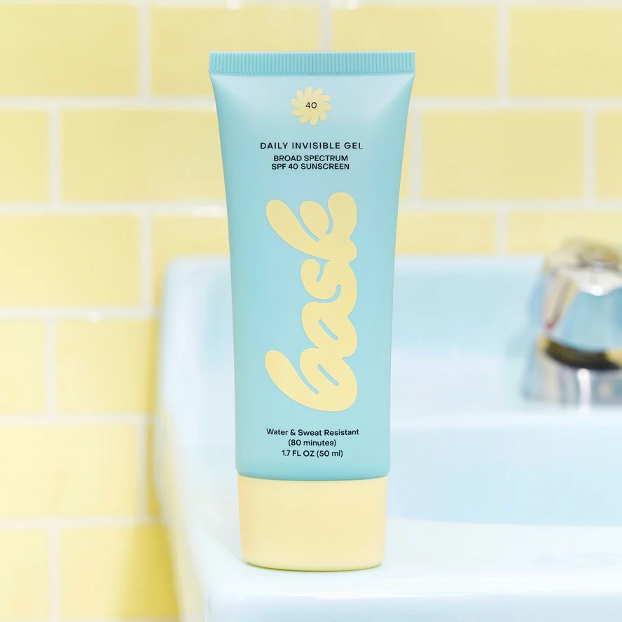 Daily Invisible Gel SPF 40 Sunscreen - Image 3