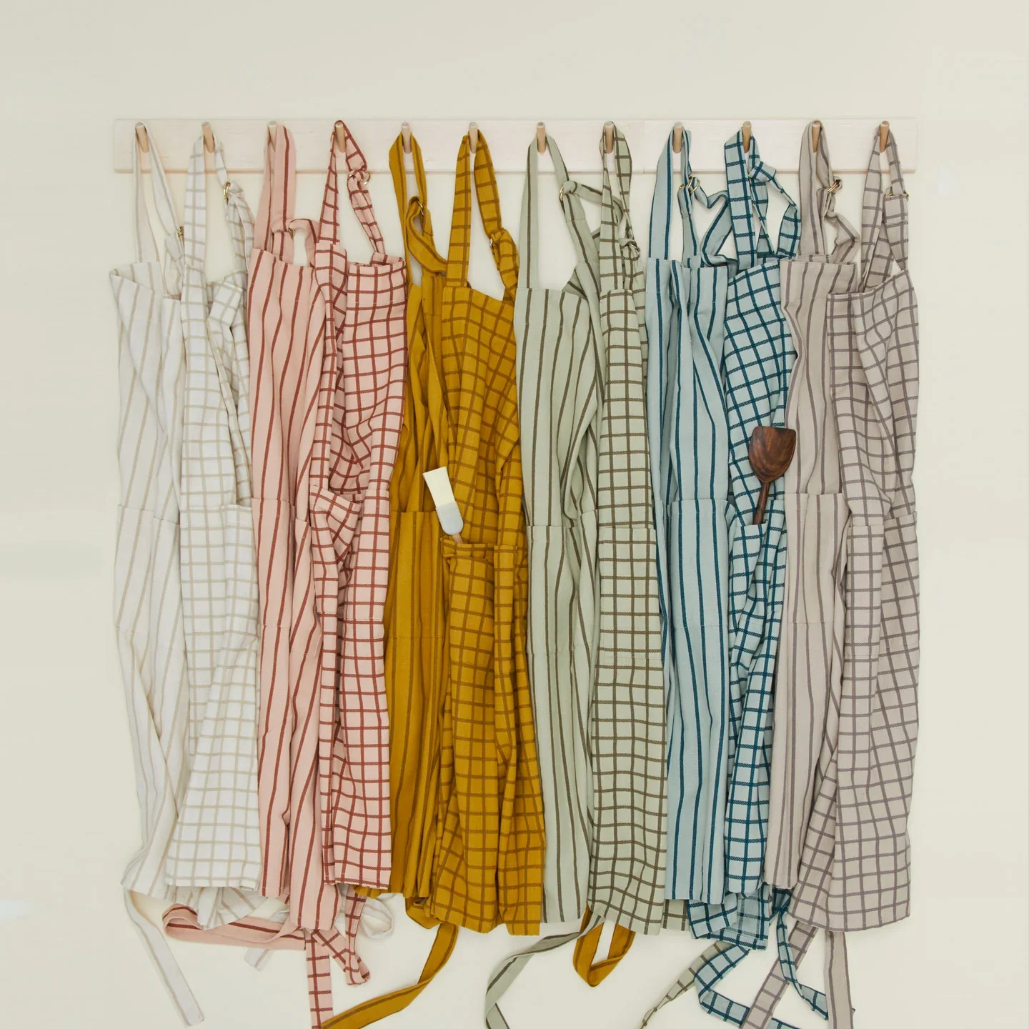 Essential Yarn Dyed Striped Apron (Ivory + Flax) - Image 4