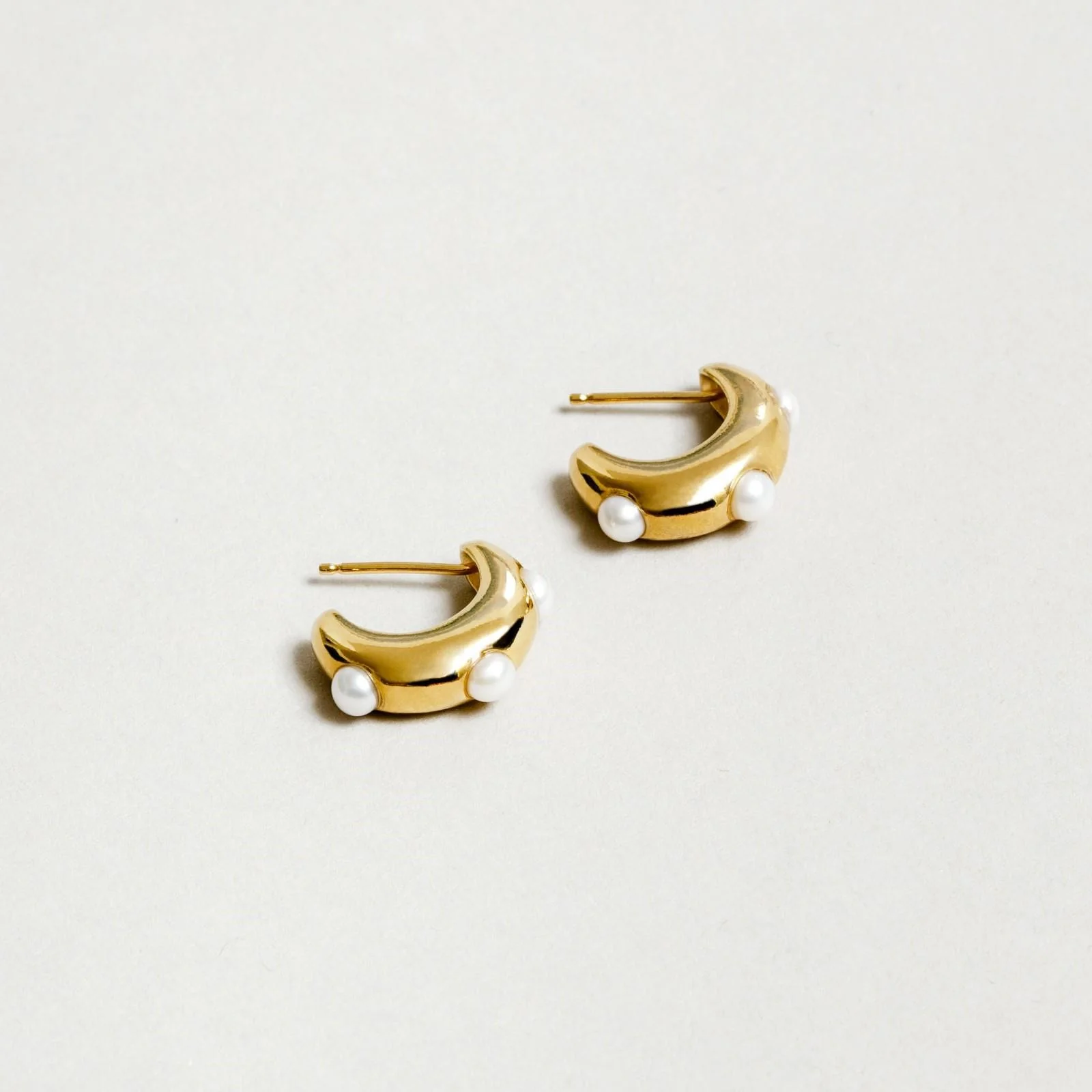 Isla Pearl Earrings (14K Gold Plated)