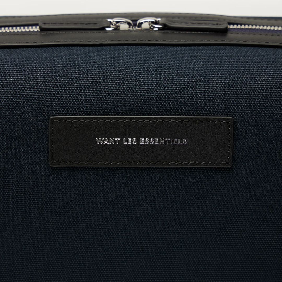Kenyatta Canvas Toiletry Bag (Navy) - Image 4