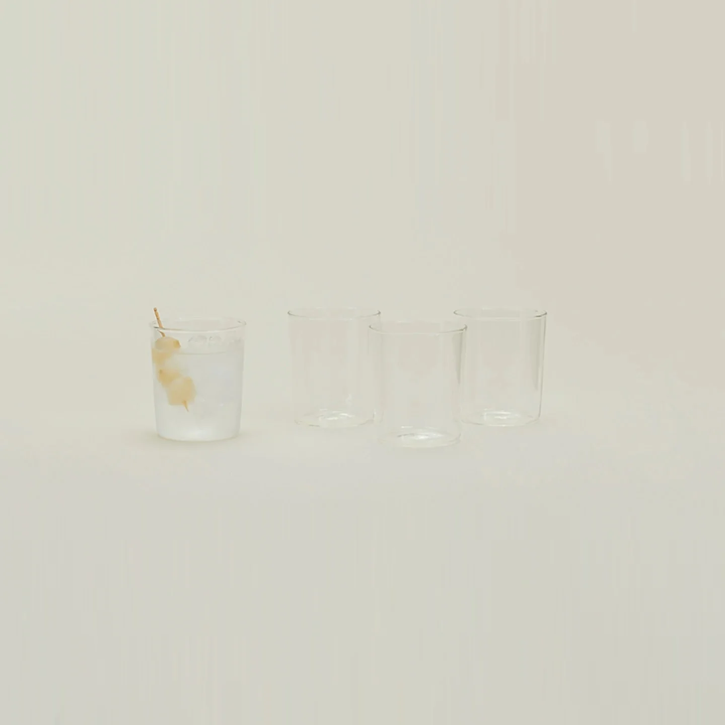 Large Essential Glassware Set of 4 (Clear) - Image 2