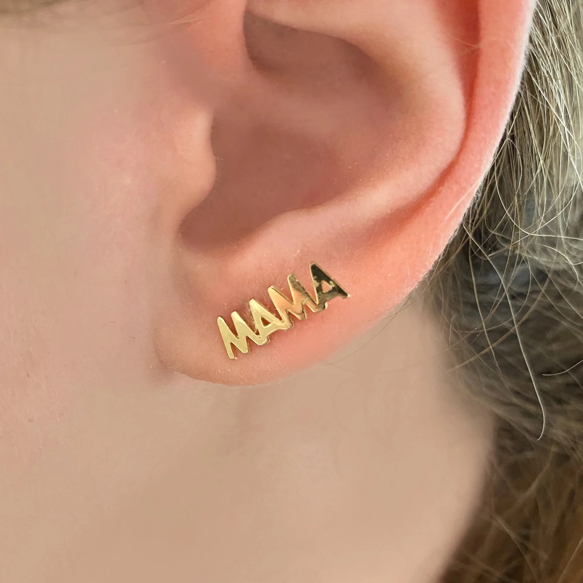 Mama Stud (Gold)