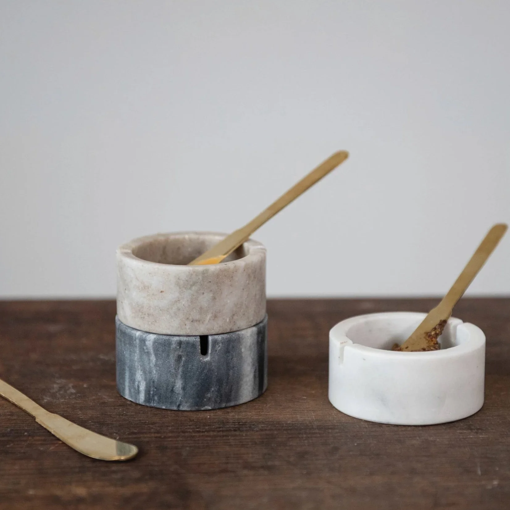 Marble Bowl with Metal Knife - Image 4