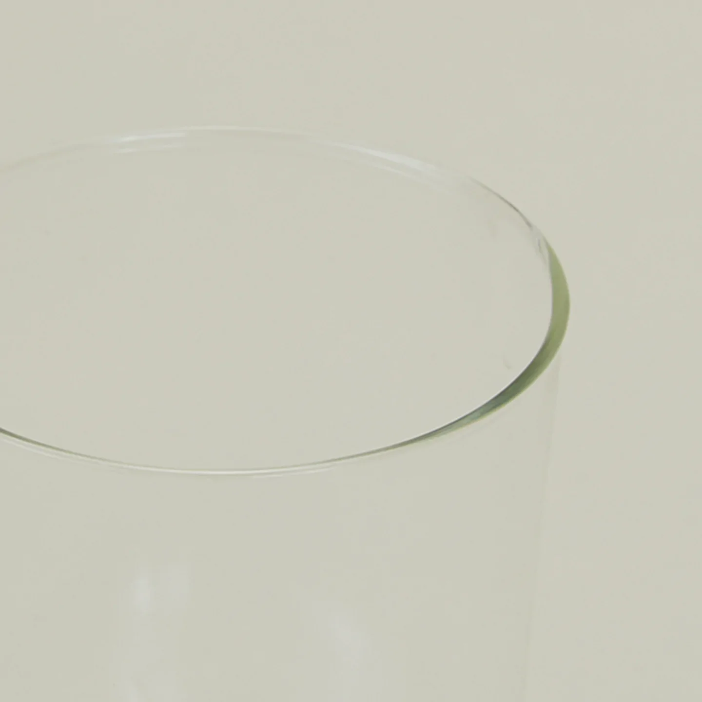 Medium Essential Glassware Set of 4 (Clear) - Image 2