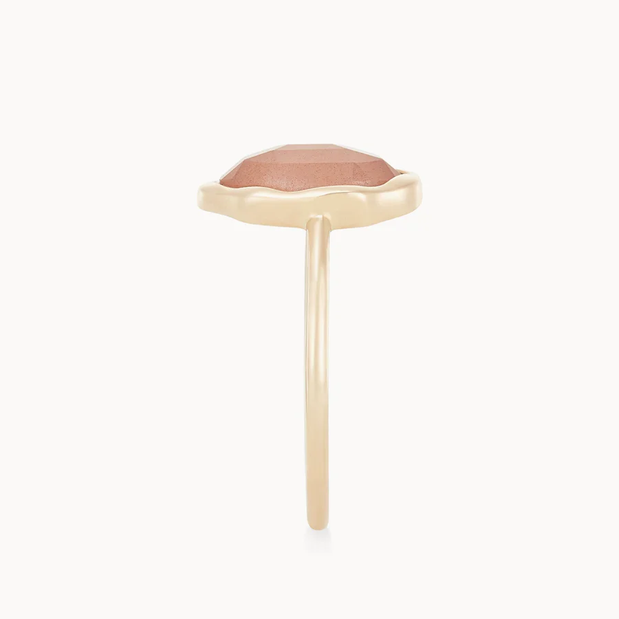 Peach Moonstone Mood Ring (14K Gold) - Image 3