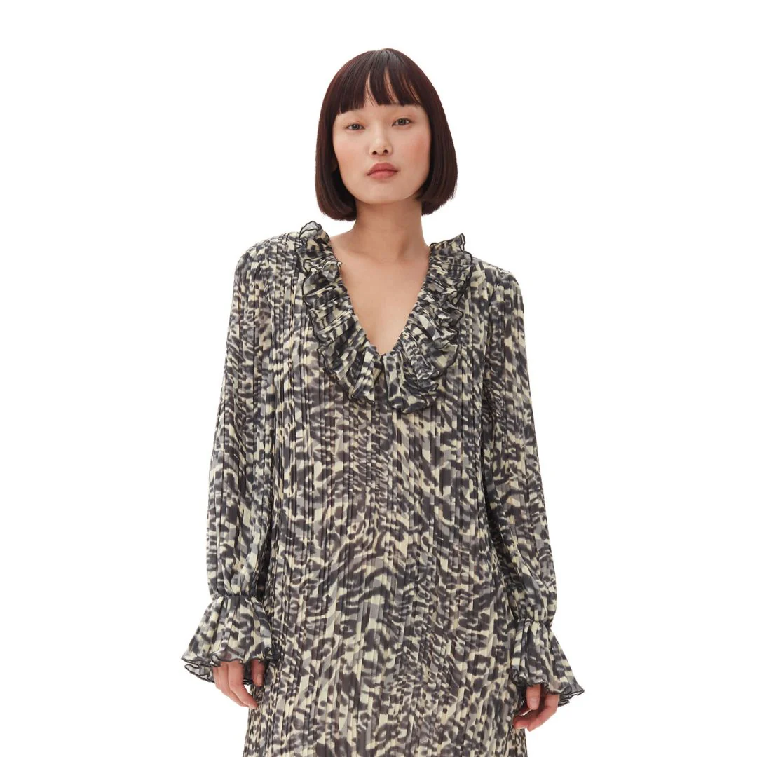 Pleated Georgette V-Neck Flounce Blouse (Phantom) - Image 5