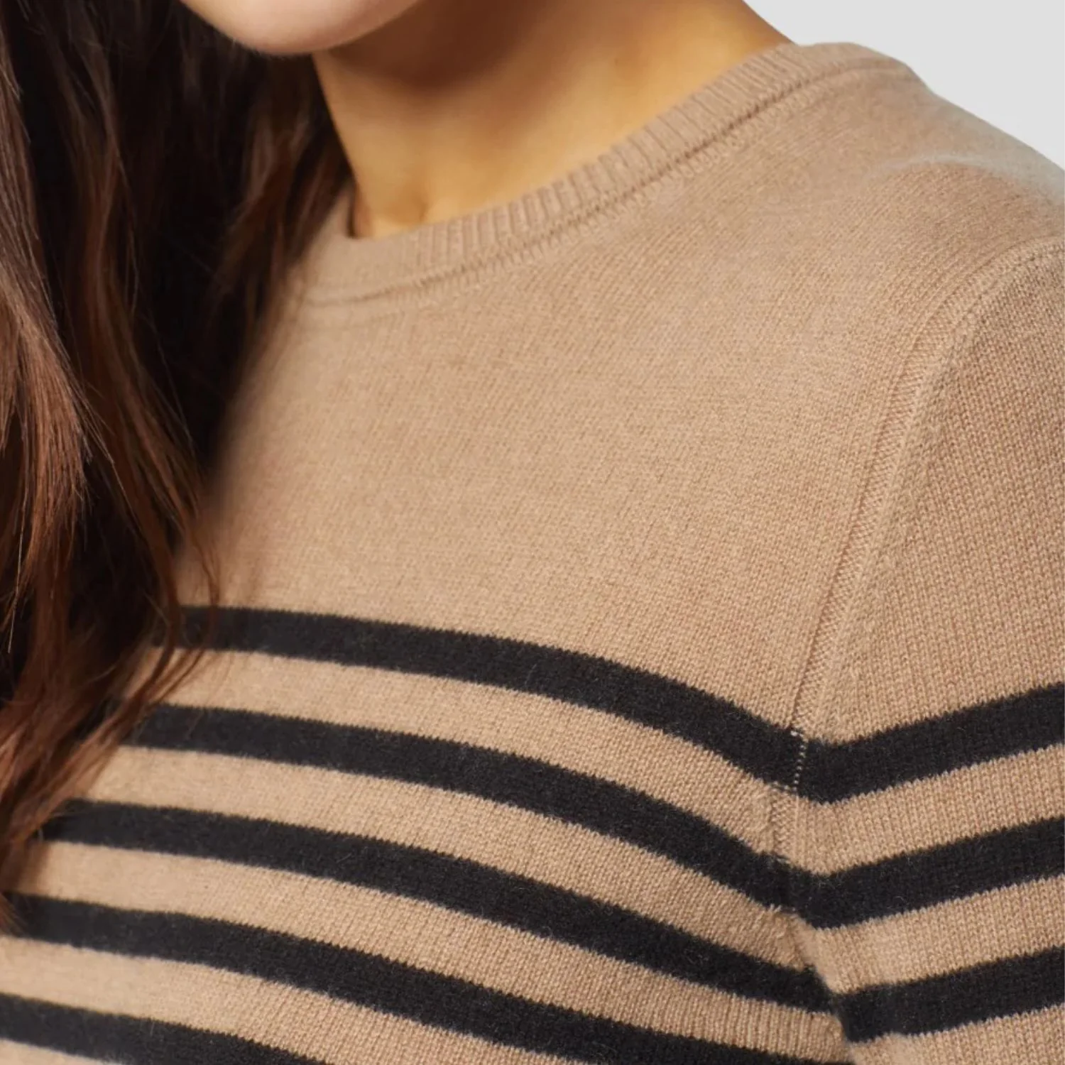 Sanni Cashmere Crew Sweater (Camel + True Black) - Image 3
