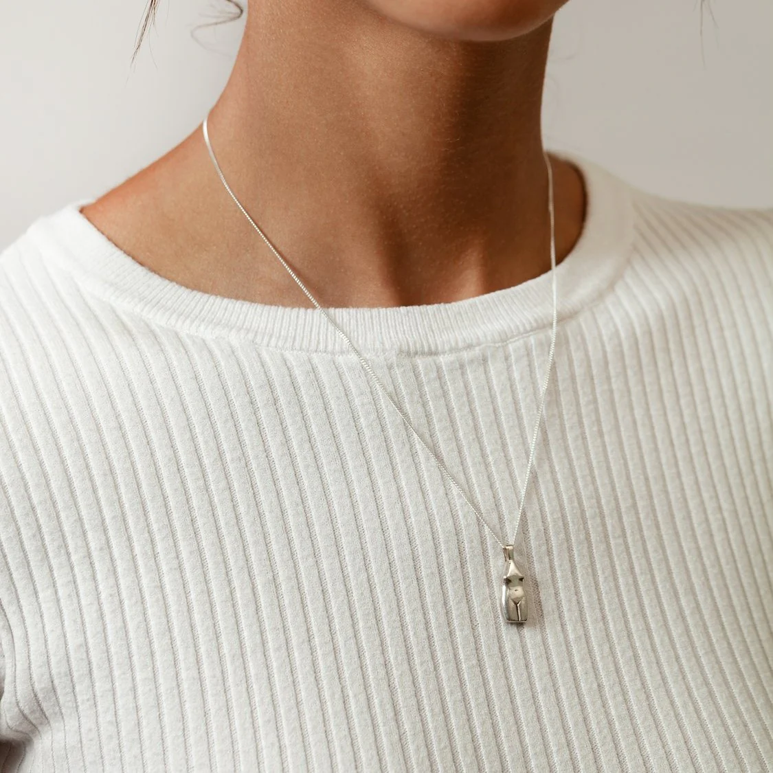 The Woman Vase Necklace (Silver) - Image 2
