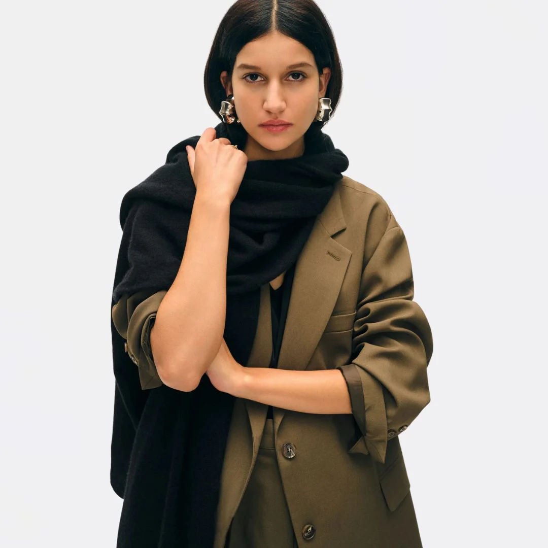 Travel Wrap (Black) - Image 2