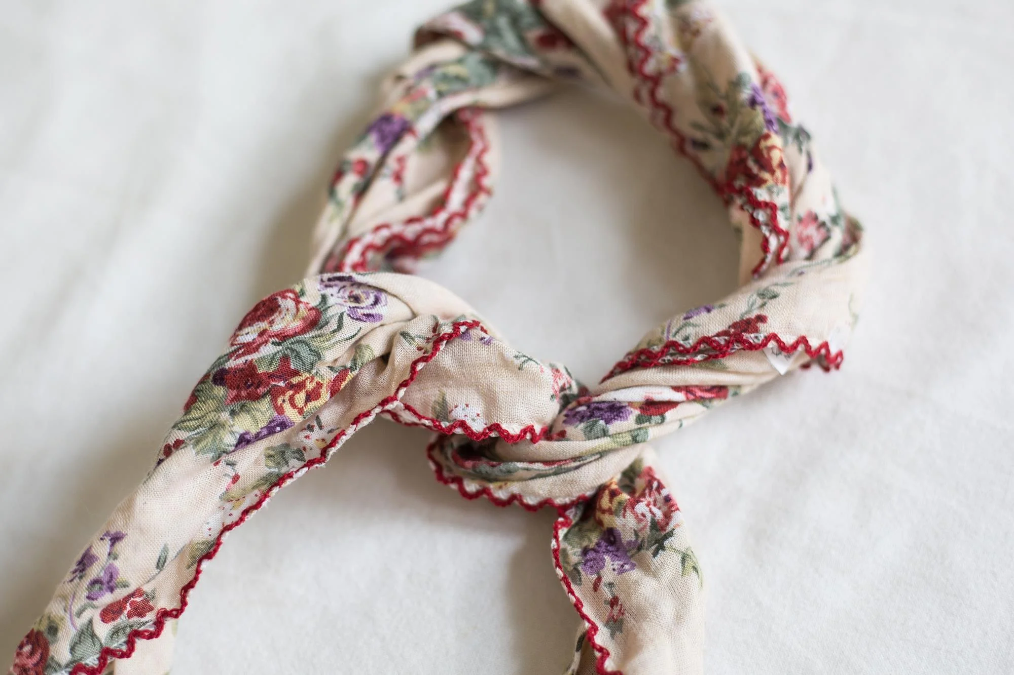 Vintage Flowers Bandana - Image 2