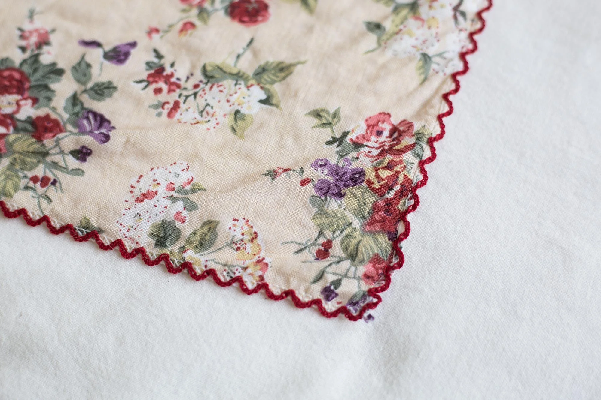 Vintage Flowers Bandana - Image 3