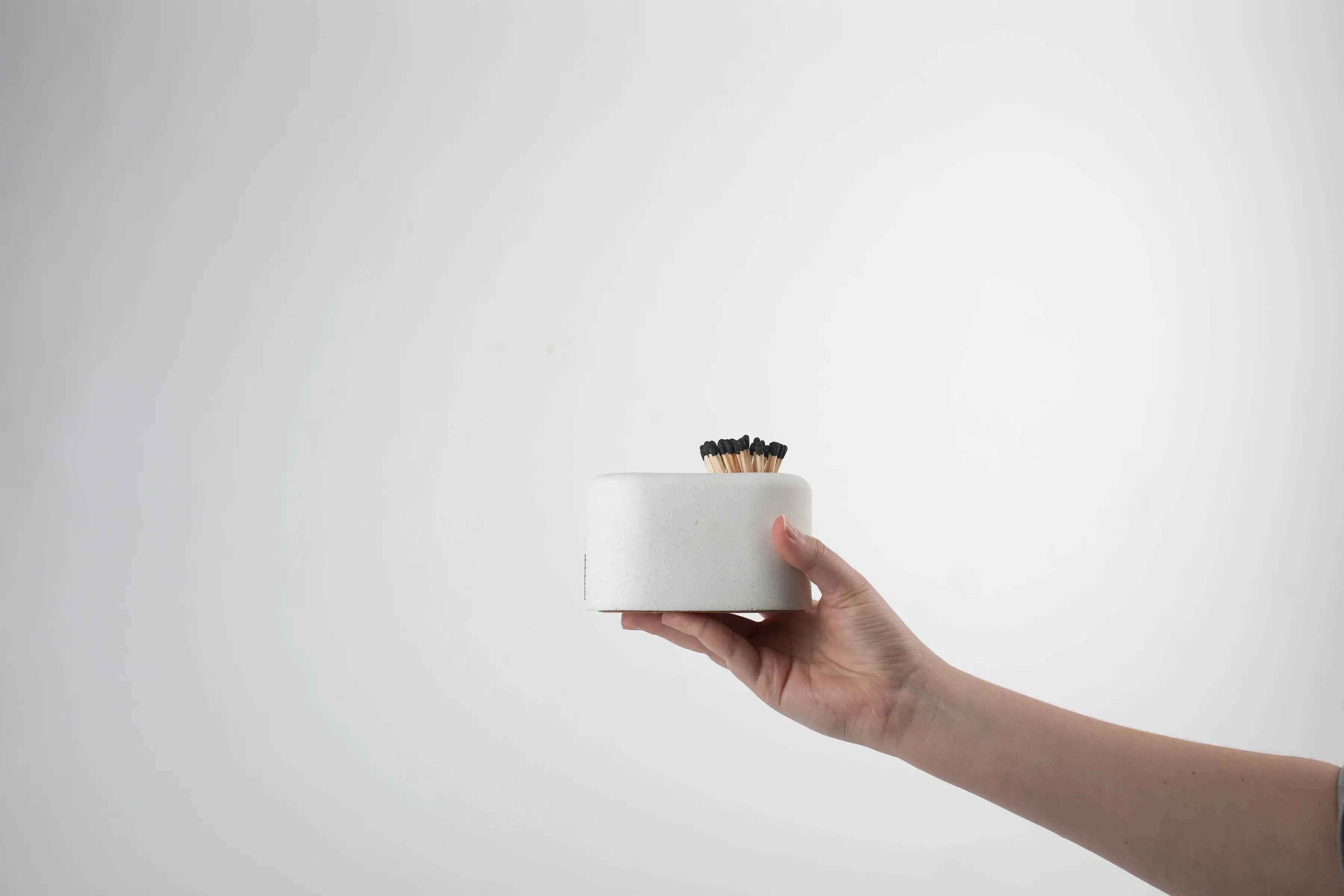 White Streamliner Match Holder with Black Matches - Image 3